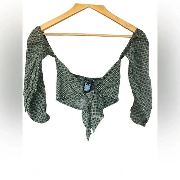 Olivaceous Off the Shoulder Cropped Tie Front Top in Green Size Small, Medium - Picture 1 of 7